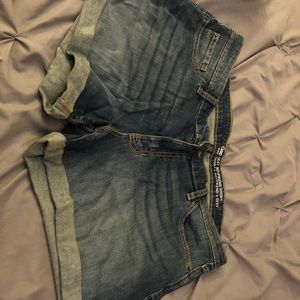 Women’s Gap Boyfriend Jean Shorts
